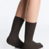 Klassische Socken aus Seidenmischung mit Rippenstruktur Klassische Socken aus Seidenmischung mit Rippenstruktur