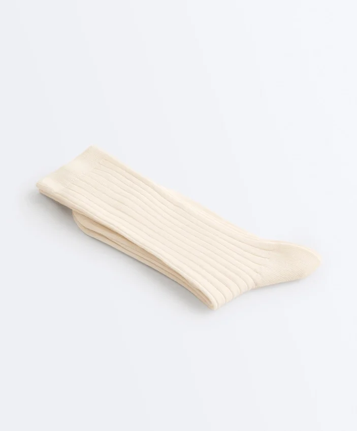 Klassische Socken aus Seidenmischung mit Rippenstruktur Klassische Socken aus Seidenmischung mit Rippenstruktur