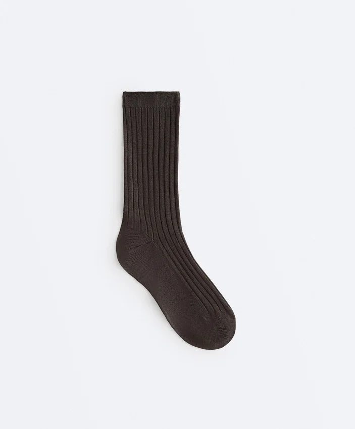 Klassische Socken aus Seidenmischung mit Rippenstruktur Klassische Socken aus Seidenmischung mit Rippenstruktur