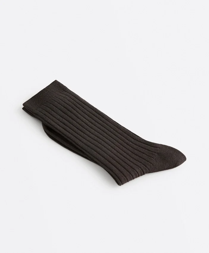 Klassische Socken aus Seidenmischung mit Rippenstruktur Klassische Socken aus Seidenmischung mit Rippenstruktur