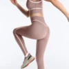 Knöchellange Leggings mit hoher Taille, Compressive Core Control und Kontrastdetails Knöchellange Leggings mit hoher Taille, Compressive Core Control und Kontrastdetails