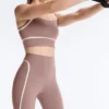 Knöchellange Leggings mit hoher Taille, Compressive Core Control und Kontrastdetails Knöchellange Leggings mit hoher Taille, Compressive Core Control und Kontrastdetails