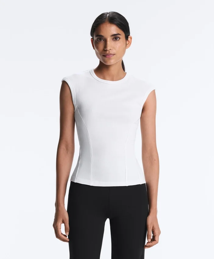 Kurzärmeliges Rippshirt aus Baumwolle und Modal Kurzärmeliges Rippshirt aus Baumwolle und Modal