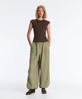 Kurzärmeliges Rippshirt aus Baumwolle und Modal Kurzärmeliges Rippshirt aus Baumwolle und Modal