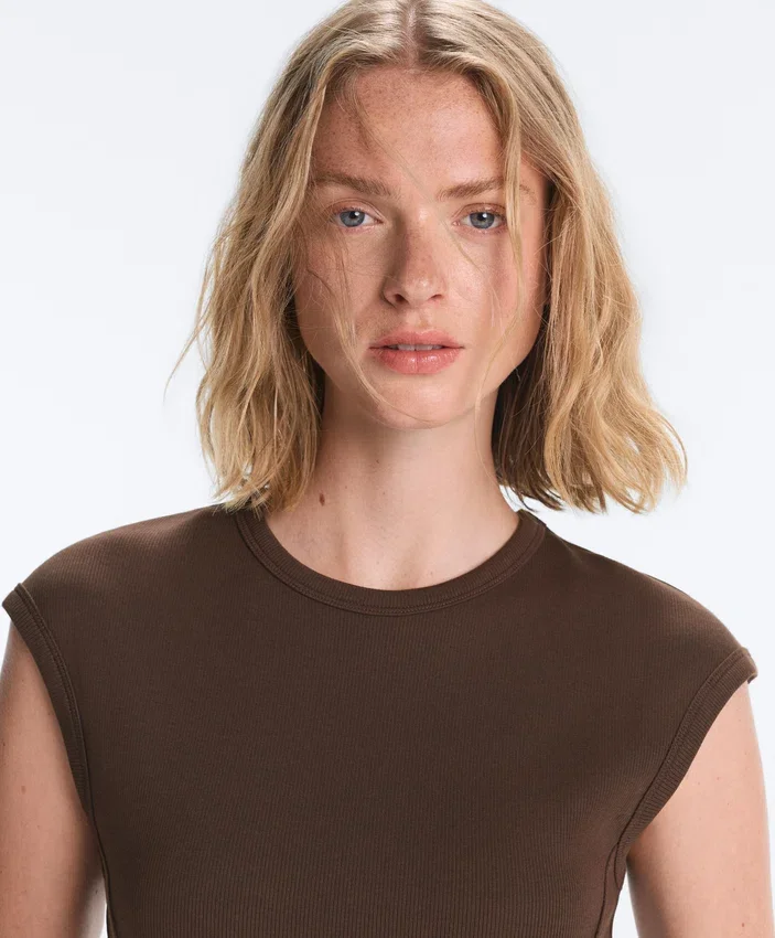 Kurzärmeliges Rippshirt aus Baumwolle und Modal Kurzärmeliges Rippshirt aus Baumwolle und Modal