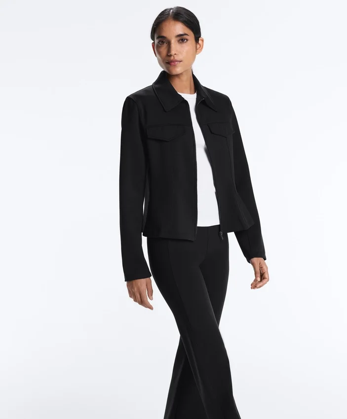 Kurzärmeliges Rippshirt aus Baumwolle und Modal Kurzärmeliges Rippshirt aus Baumwolle und Modal