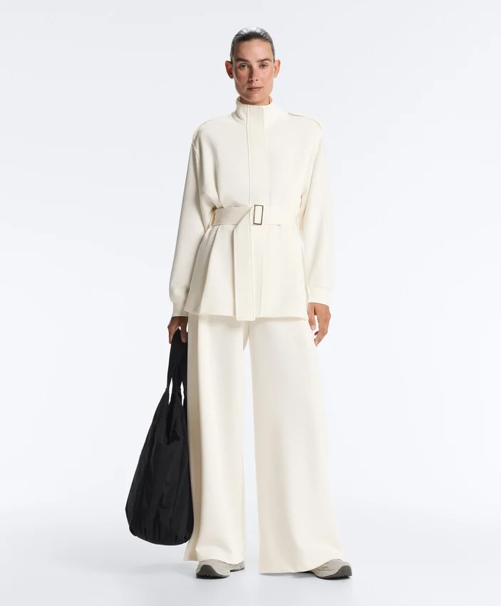 Hoch taillierte Twill-Hose mit weitem Bein und Falten Hoch taillierte Twill-Hose mit weitem Bein und Falten