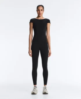Langer Compressive Jumpsuit mit kurzen Ärmeln