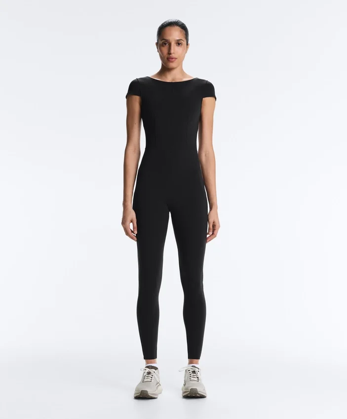 Langer Compressive Jumpsuit mit kurzen Ärmeln Langer Compressive Jumpsuit mit kurzen Ärmeln