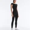 Langer Compressive Jumpsuit mit kurzen Ärmeln Langer Compressive Jumpsuit mit kurzen Ärmeln