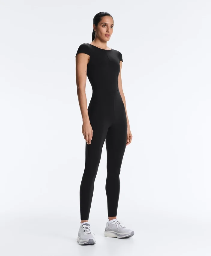 Langer Compressive Jumpsuit mit kurzen Ärmeln Langer Compressive Jumpsuit mit kurzen Ärmeln