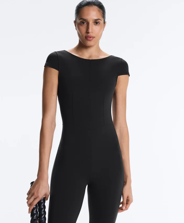 Langer Compressive Jumpsuit mit kurzen Ärmeln Langer Compressive Jumpsuit mit kurzen Ärmeln