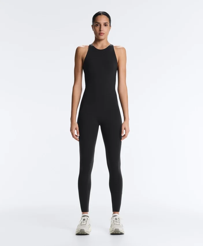 Langer Compressive Jumpsuit mit Neckholder Langer Compressive Jumpsuit mit Neckholder
