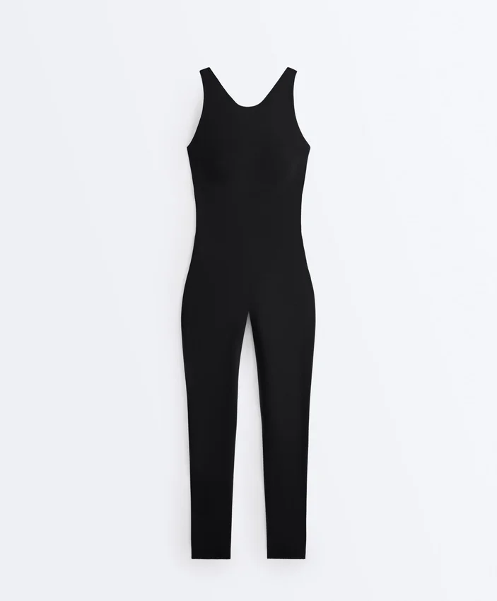 Langer Compressive Jumpsuit mit Neckholder Langer Compressive Jumpsuit mit Neckholder