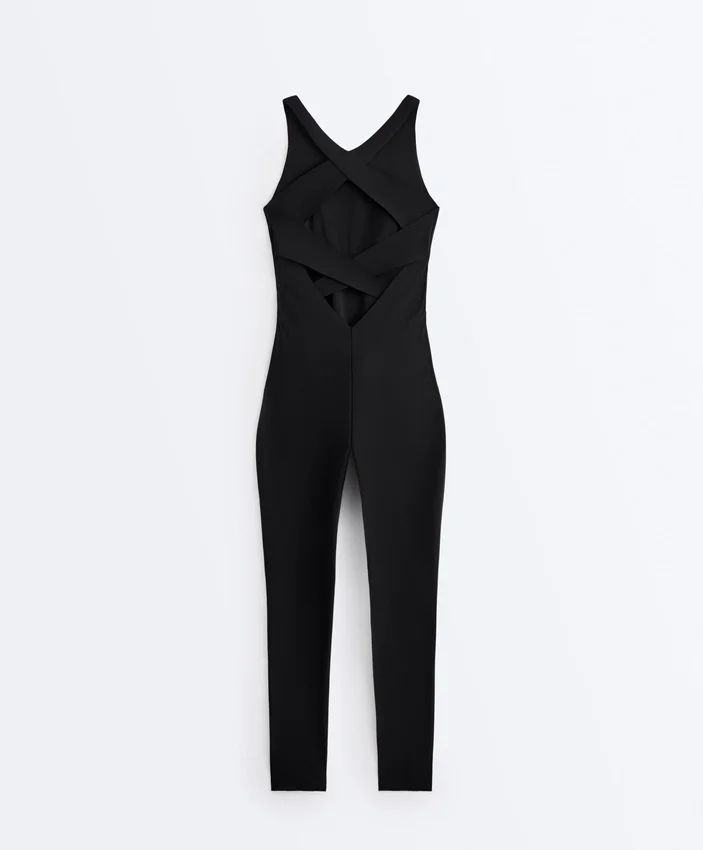 Langer Compressive Jumpsuit mit Neckholder Langer Compressive Jumpsuit mit Neckholder