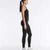 Langer Compressive Jumpsuit mit Neckholder Langer Compressive Jumpsuit mit Neckholder