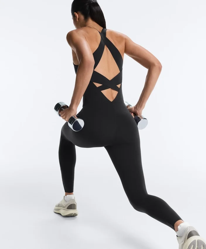 Langer Compressive Jumpsuit mit Neckholder Langer Compressive Jumpsuit mit Neckholder