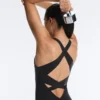Langer Compressive Jumpsuit mit Neckholder Langer Compressive Jumpsuit mit Neckholder