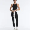 Langer Compressive Jumpsuit mit Neckholder Langer Compressive Jumpsuit mit Neckholder