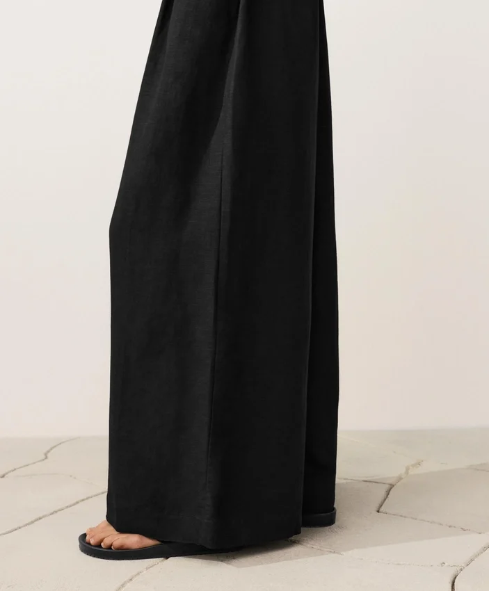 Langer Jumpsuit aus Baumwolle mit Kragen Langer Jumpsuit aus Baumwolle mit Kragen