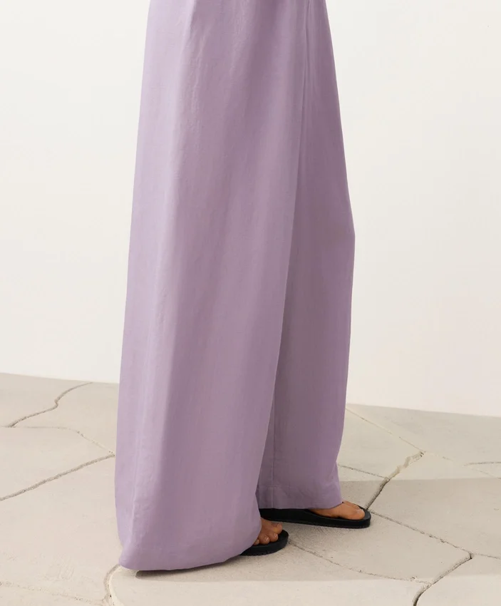 Langer Jumpsuit aus Baumwolle mit Kragen Langer Jumpsuit aus Baumwolle mit Kragen