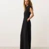 Langer Jumpsuit aus Baumwolle mit Kragen Langer Jumpsuit aus Baumwolle mit Kragen