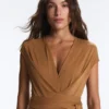 Langer Jumpsuit aus Modal-Mischgewebe mit gekreuztem Ausschnitt Langer Jumpsuit aus Modal-Mischgewebe mit gekreuztem Ausschnitt