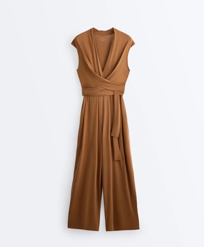Langer Jumpsuit aus Modal-Mischgewebe mit gekreuztem Ausschnitt Langer Jumpsuit aus Modal-Mischgewebe mit gekreuztem Ausschnitt
