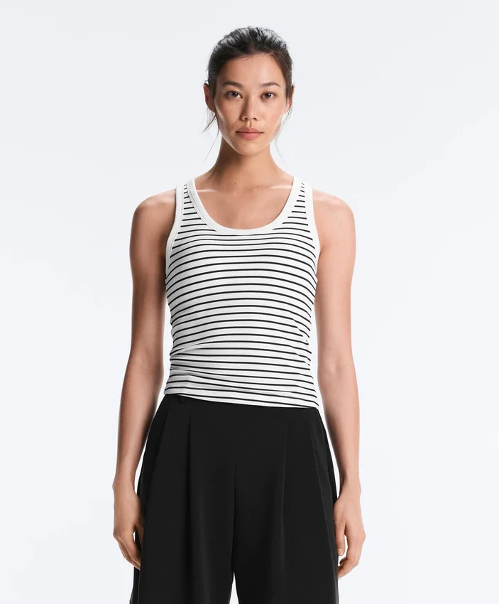Langes Oberteil aus Modal mit Rippstreifen Langes Oberteil aus Modal mit Rippstreifen