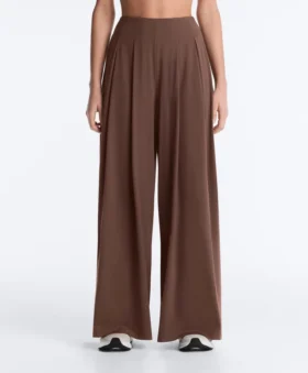 Light Touch-Hose mit weitem Bein und Abnähern