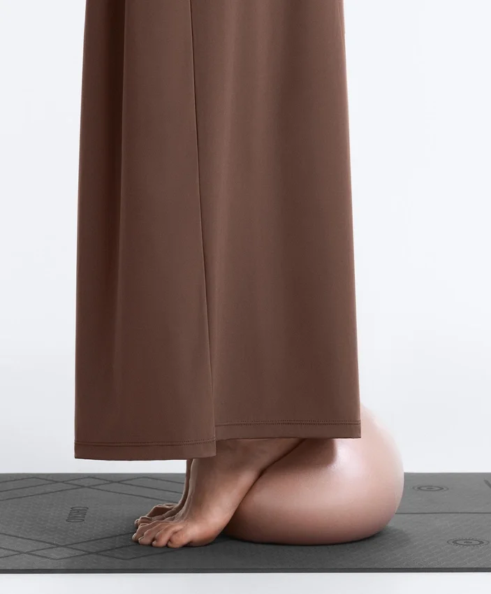 Light Touch-Hose mit weitem Bein und Abnähern Light Touch-Hose mit weitem Bein und Abnähern