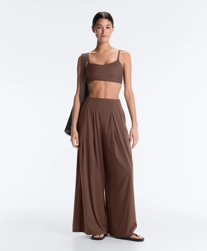 Light Touch-Hose mit weitem Bein und Abnähern Light Touch-Hose mit weitem Bein und Abnähern