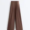 Light Touch-Hose mit weitem Bein und Abnähern Light Touch-Hose mit weitem Bein und Abnähern