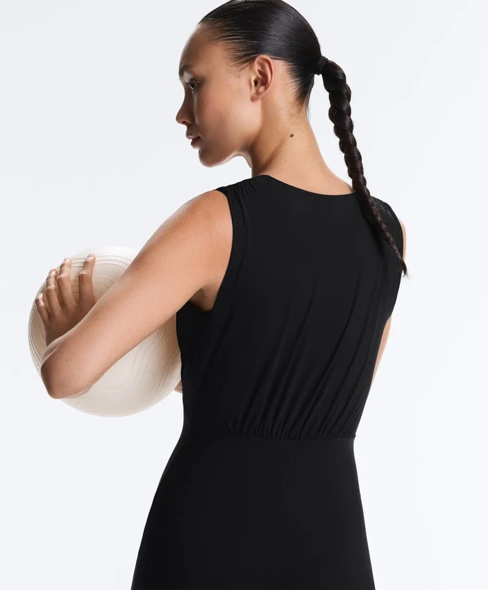 Light Touch Jumpsuit mit V-Ausschnitt Light Touch Jumpsuit mit V-Ausschnitt