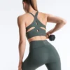 Light Touch Tops mit gekreuztem Rücken Light Touch Tops mit gekreuztem Rücken