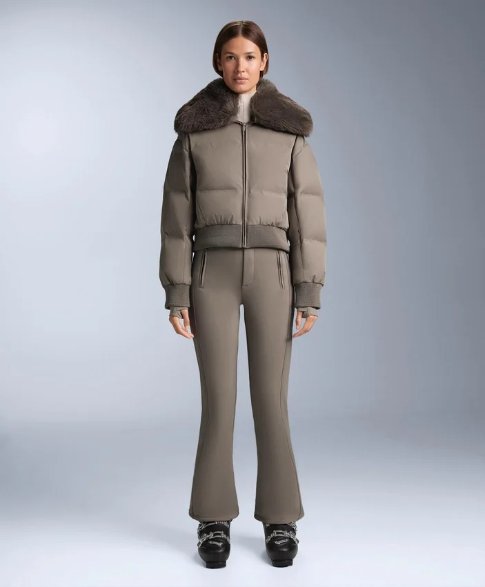 Wasserabweisende Stretch-Skihose mit ausgestelltem Bein Wasserabweisende Stretch-Skihose mit ausgestelltem Bein