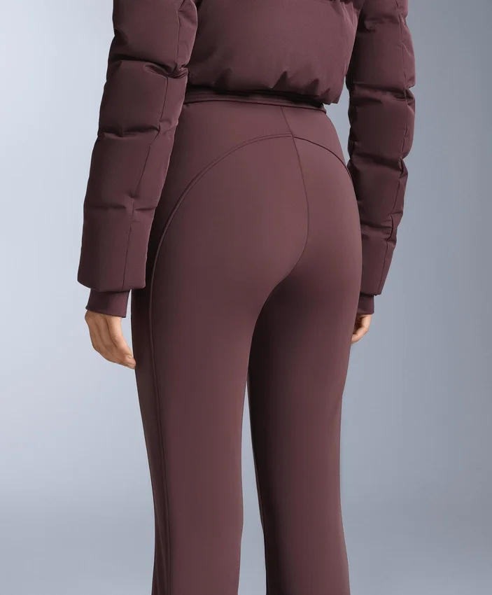 Minardi Piume Ski – wasserabweisender, gefütterter Jumpsuit mit 80 % Daunen- und 20 % Federfüllung Minardi Piume Ski – wasserabweisender, gefütterter Jumpsuit mit 80 % Daunen- und 20 % Federfüllung