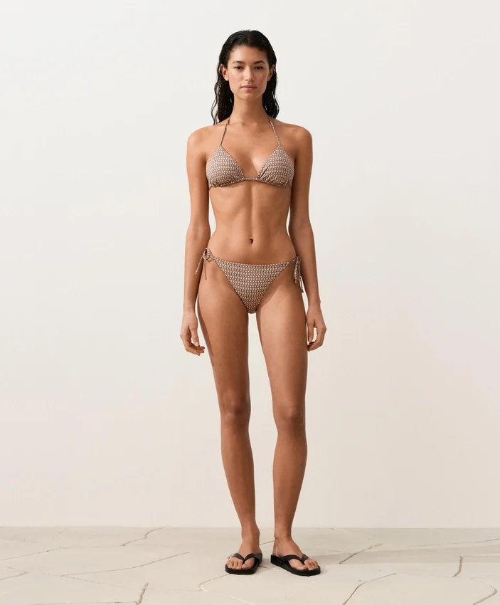 Bikinis-Slips mit mittlerer Bedeckung, Metallic-Faden-Mini-Print und Bindebändern Bikinis-Slips mit mittlerer Bedeckung, Metallic-Faden-Mini-Print und Bindebändern