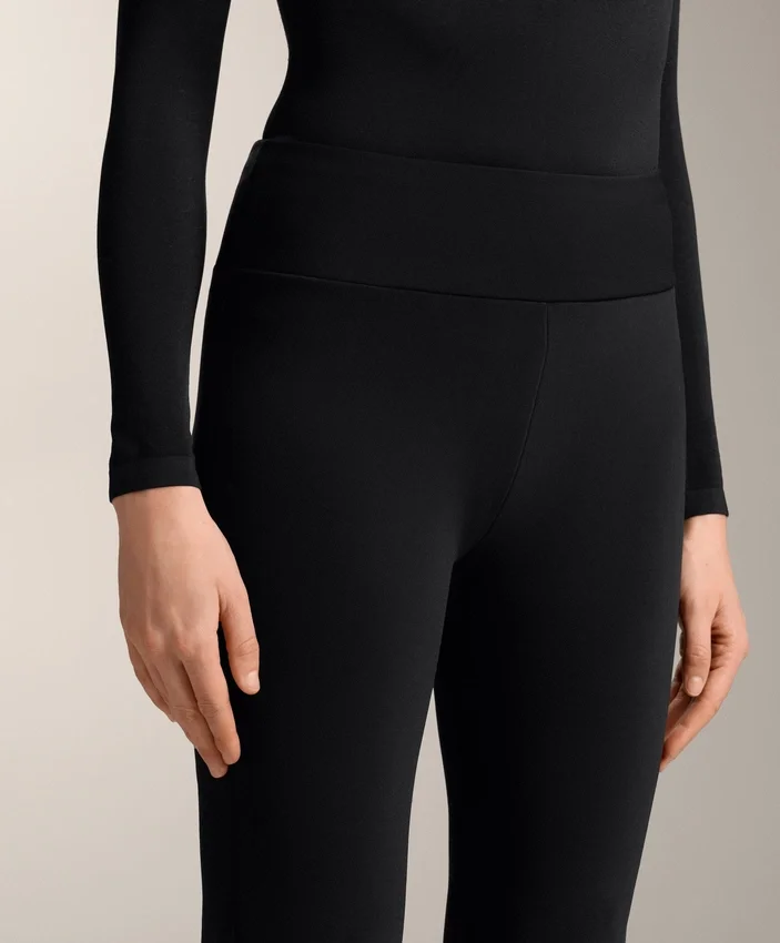 Nahtlose Bootcut-Hose mit hoher Taille und besonders warmer Isolierung Nahtlose Bootcut-Hose mit hoher Taille und besonders warmer Isolierung
