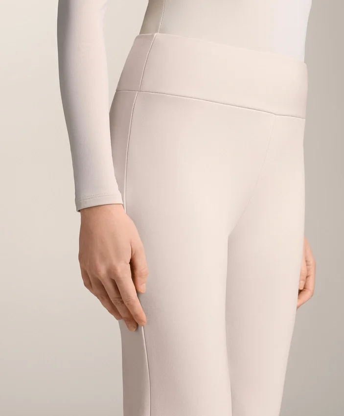 Nahtlose Bootcut-Hose mit hoher Taille und besonders warmer Isolierung Nahtlose Bootcut-Hose mit hoher Taille und besonders warmer Isolierung