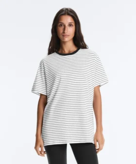 Oversize-T-Shirt aus Baumwollmischung mit kurzen Ärmeln und Kontraststreifen Oversize-T-Shirt aus Baumwollmischung mit kurzen Ärmeln und Kontraststreifen