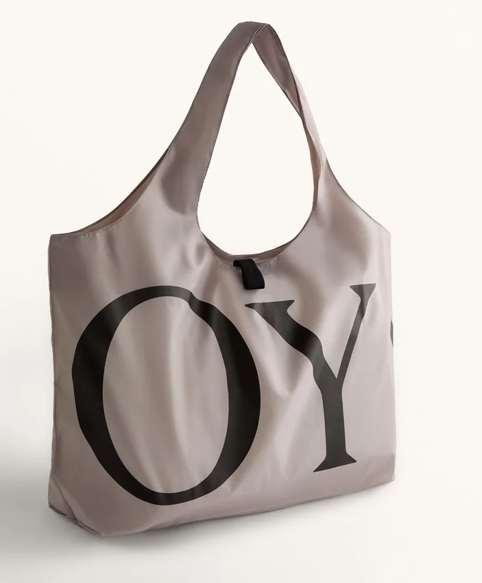 Oysho zusammenfaltbare Tasche Oysho zusammenfaltbare Tasche