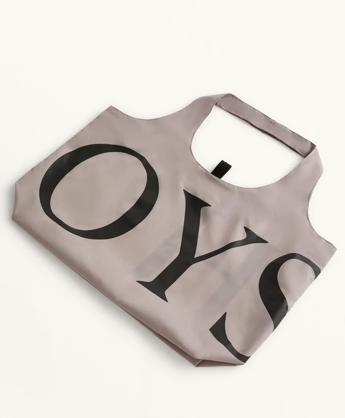 Oysho zusammenfaltbare Tasche Oysho zusammenfaltbare Tasche
