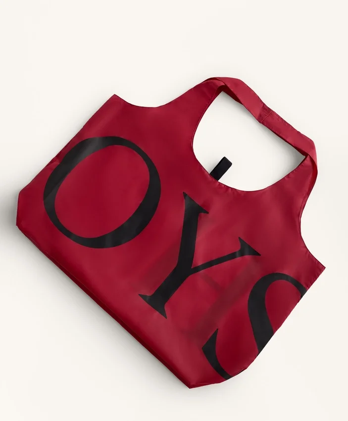Oysho zusammenfaltbare Tasche Oysho zusammenfaltbare Tasche