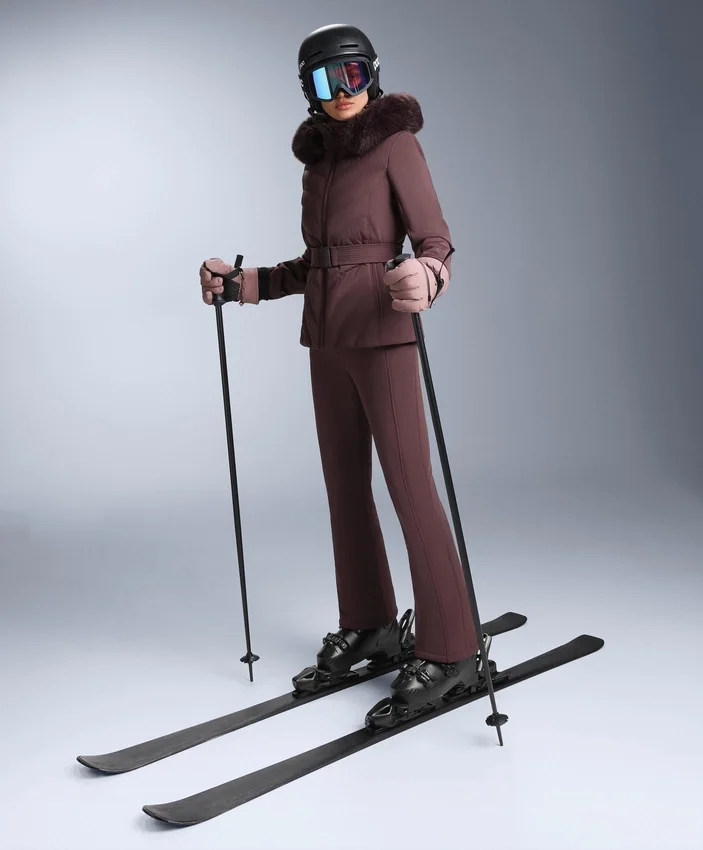Wasserabweisende Stretch-Skihose mit ausgestelltem Bein Wasserabweisende Stretch-Skihose mit ausgestelltem Bein