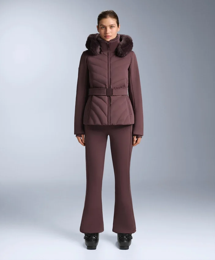 Wasserabweisende Stretch-Skihose mit ausgestelltem Bein Wasserabweisende Stretch-Skihose mit ausgestelltem Bein