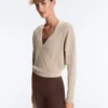 Pullover aus gekreuztem Rippenstrick Pullover aus gekreuztem Rippenstrick