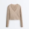 Pullover aus gekreuztem Rippenstrick Pullover aus gekreuztem Rippenstrick