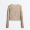 Pullover aus gekreuztem Rippenstrick Pullover aus gekreuztem Rippenstrick