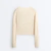 Pullover aus gekreuztem Rippenstrick Pullover aus gekreuztem Rippenstrick